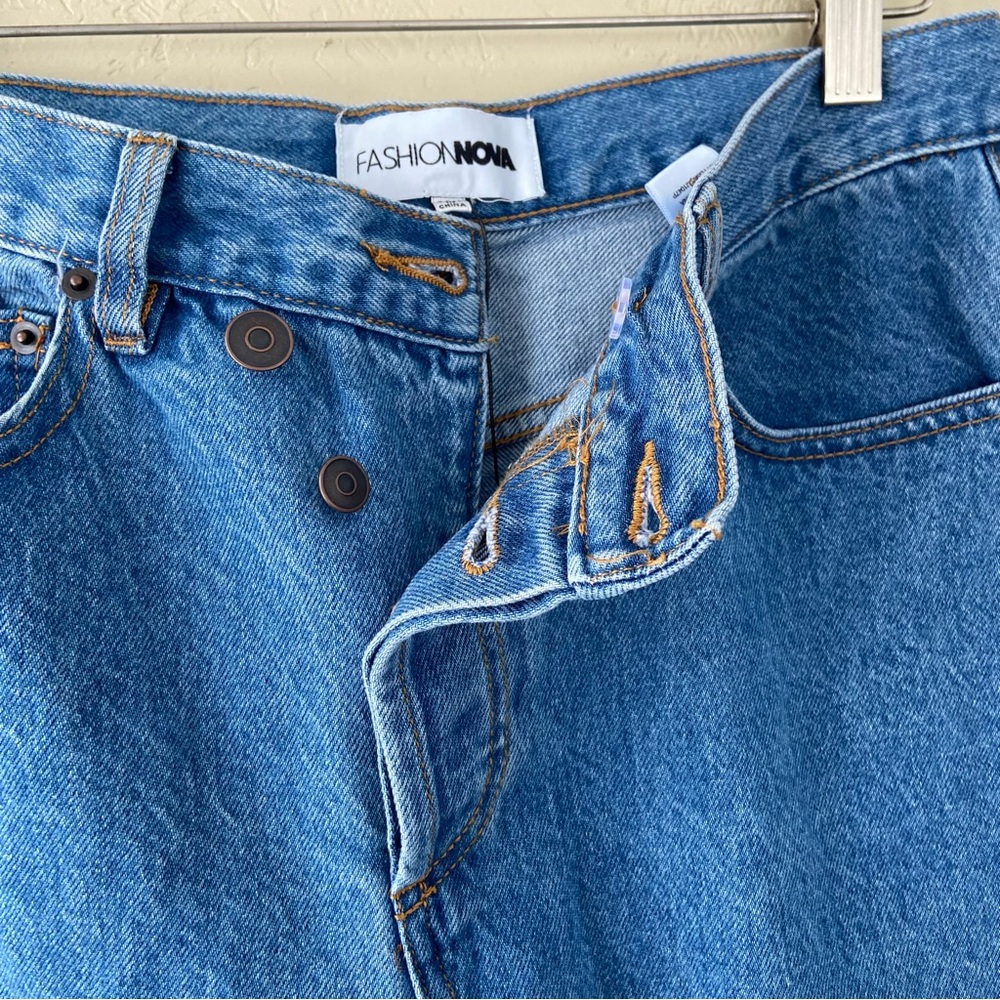 FashionNova Short Inseam Crossover Straight Leg Jeans womens size 3 - NWT - Picture 7 of 8